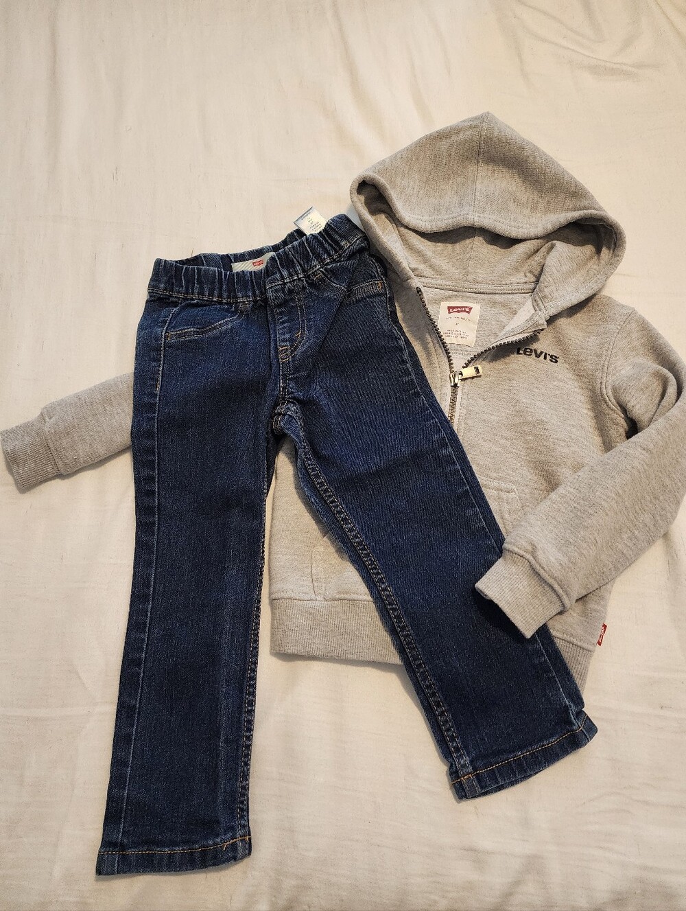 Levi’s Toddler 2-Piece Set 3T Full Zip Gray Hoodie with Dark Blue Jeans